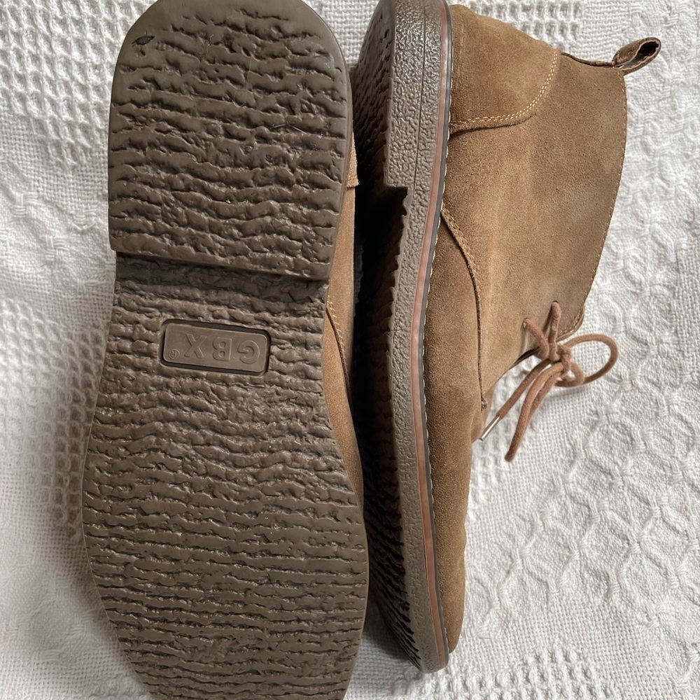 GBX mens shoe size 10D, i would call the color taupe, smoke free home - Picture 3 of 5